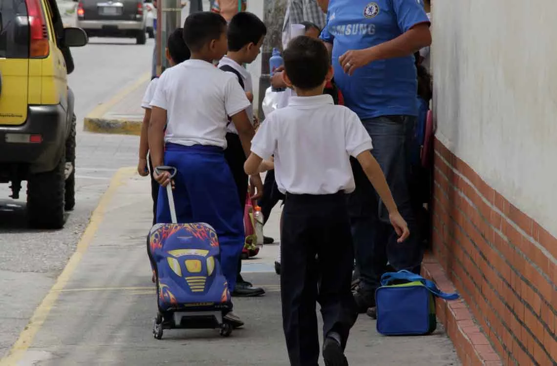 Ministro de Educación informa: el año escolar 2025-2026 iniciará el 15 de septiembre