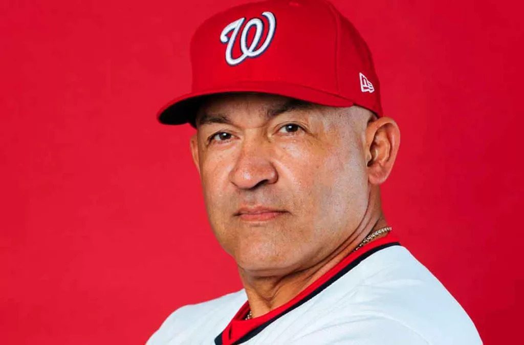 Slider con logo nuevo en el centro Recuperado 32