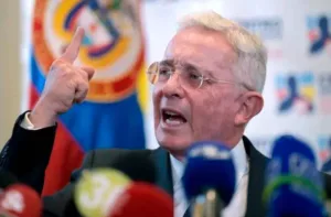 Tribunal de Bogotá ordena la libertad inmediata del expresidente Álvaro Uribe