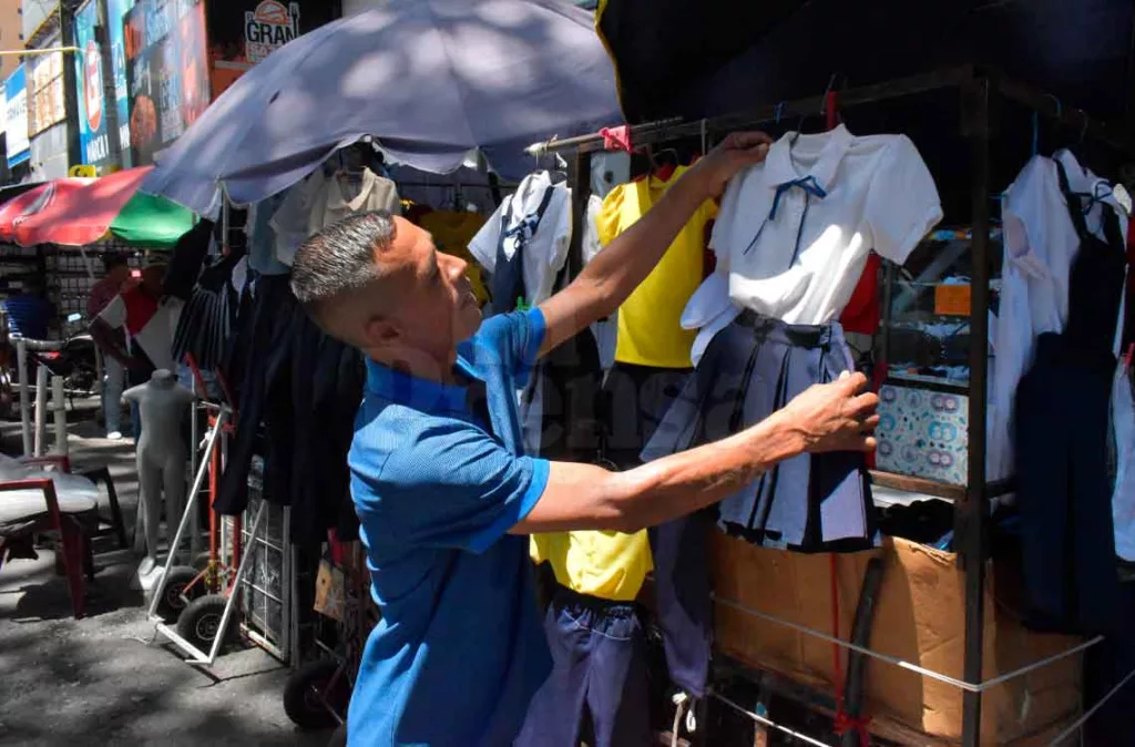 El regreso a clases en Barquisimeto se vuelve un reto económico por el alto costo de los uniformes