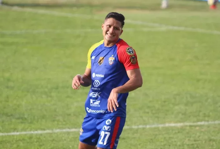 Larense Daniel Carrillo, lateral izquierdo de la UCV