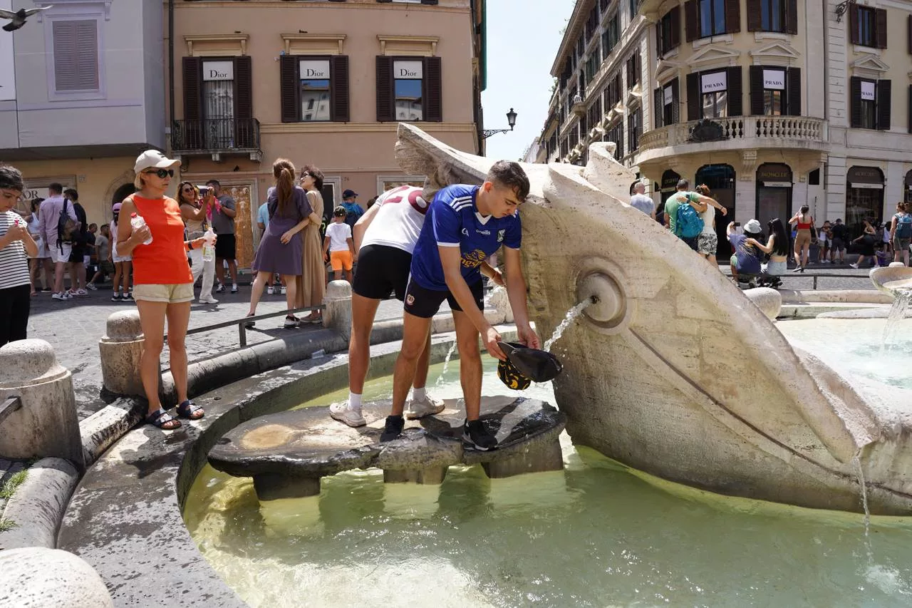Ola de calor en once ciudades de Italia