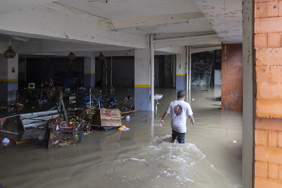 Inundaciones en Indonesia dejan un saldo de 13 fallecidos y personas desaparecidas