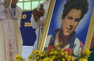 Reliquia de San Carlo Acutis es hurtada del altar en una Iglesia de Mérida