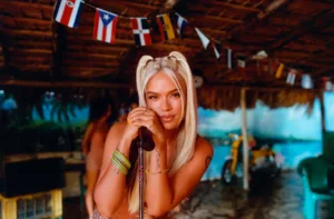 Karol G hace historia como la primera mujer latina en encabezar el festival de Coachella 2026