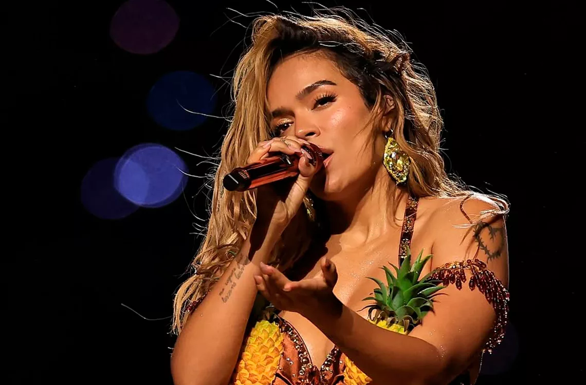 Karol G se convirtió en la primera artista latina en actuar en el show de medio tiempo de la NFL en Sudamérica, donde interpretó temas de su nuevo álbum, ‘Tropicoqueta’.