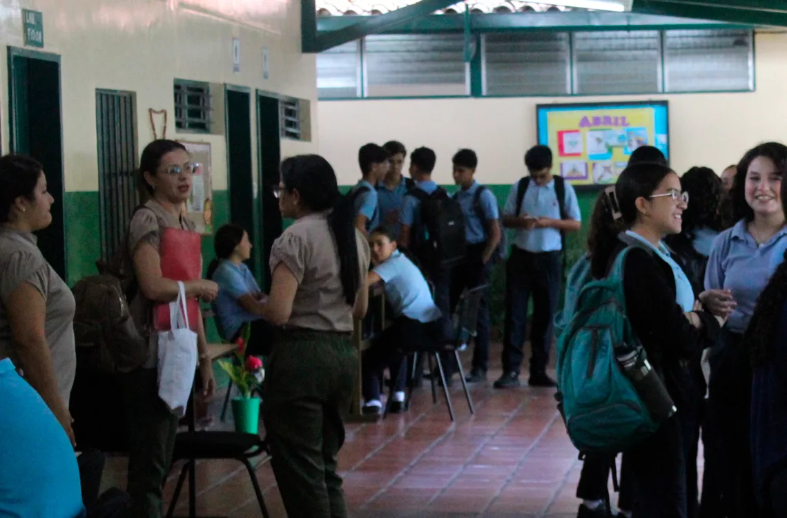 Colegios privados podrían subir cuotas por inestabilidad cambiaria en el país