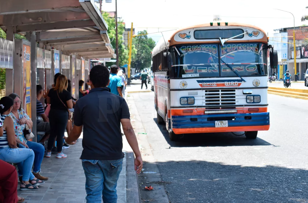 Ajuste del pasaje urbano genera controversia local