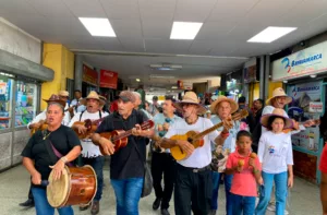 Grupos culturales en el estado Lara realizan operación pote, talleres y otras actividades como apoyo.