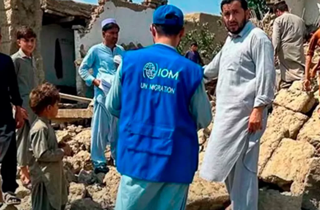 El papa León XIV envió un telegrama de apoyo y oraciones a las víctimas del reciente terremoto en Afganistán, que ha dejado más de 800 fallecidos. El sismo, de magnitud 6.0, causó una gran destrucción y ha dificultado las labores de rescate debido a los deslizamientos de tierra.