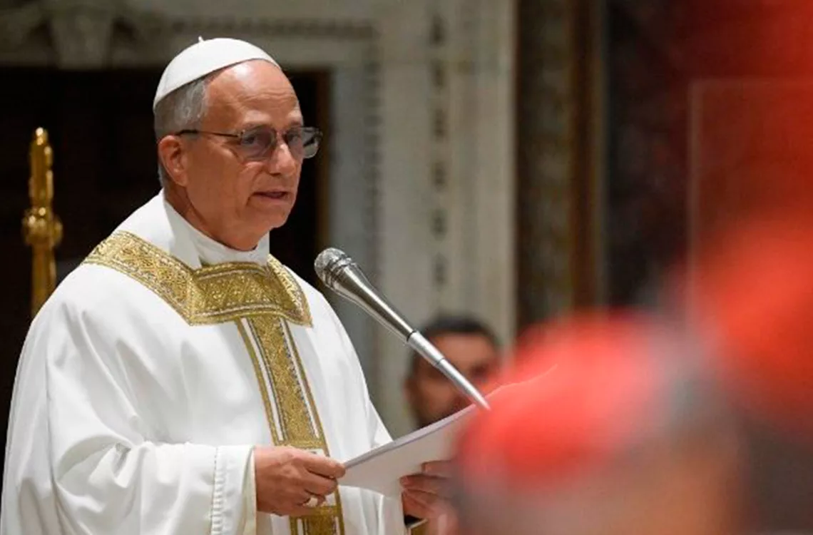 El papa León XIV envió un telegrama de apoyo y oraciones a las víctimas del reciente terremoto en Afganistán, que ha dejado más de 800 fallecidos. El sismo, de magnitud 6.0, causó una gran destrucción y ha dificultado las labores de rescate debido a los deslizamientos de tierra.