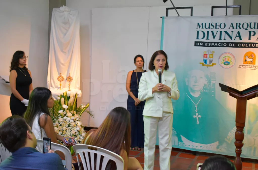 Médico bendecida con el milagro promueve devoción a la madre Carmen Rendiles