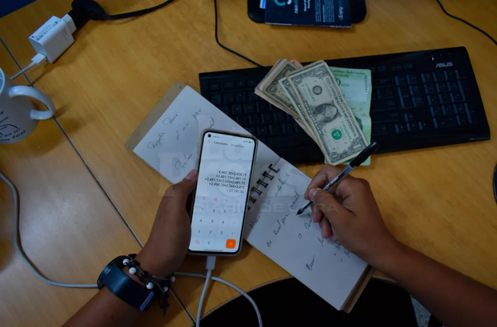 Economistas promueven la educación financiera para controlar gastos