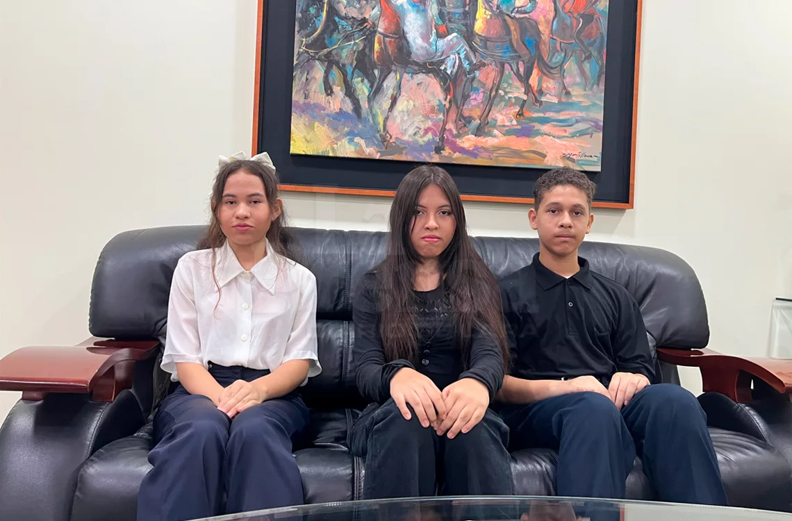 Hermanos Vargas ganan medallas en el Concurso Internacional de Astronomía y Astrofísica