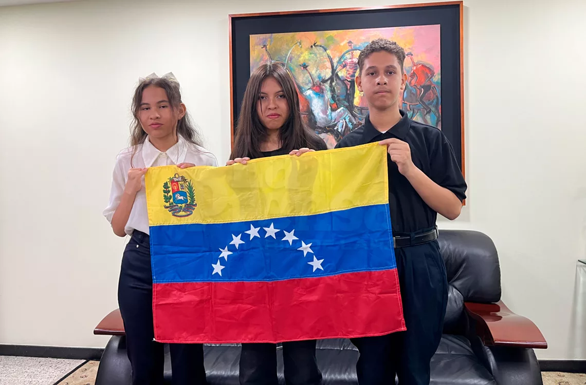 Tres hermanos de Lara compiten en Concurso de Astronomía y Astrofísica