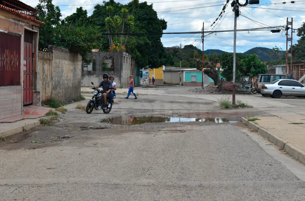Habitantes de La Carucieña urgen mejorar vialidad 