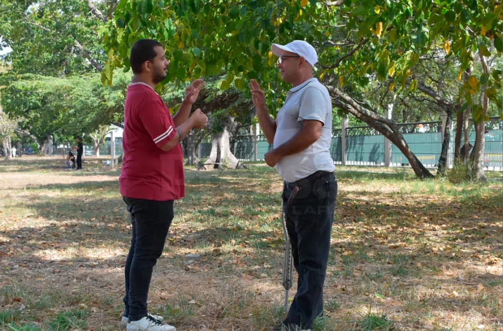 Falta interés en el aprendizaje de la lengua de señas venezolana
