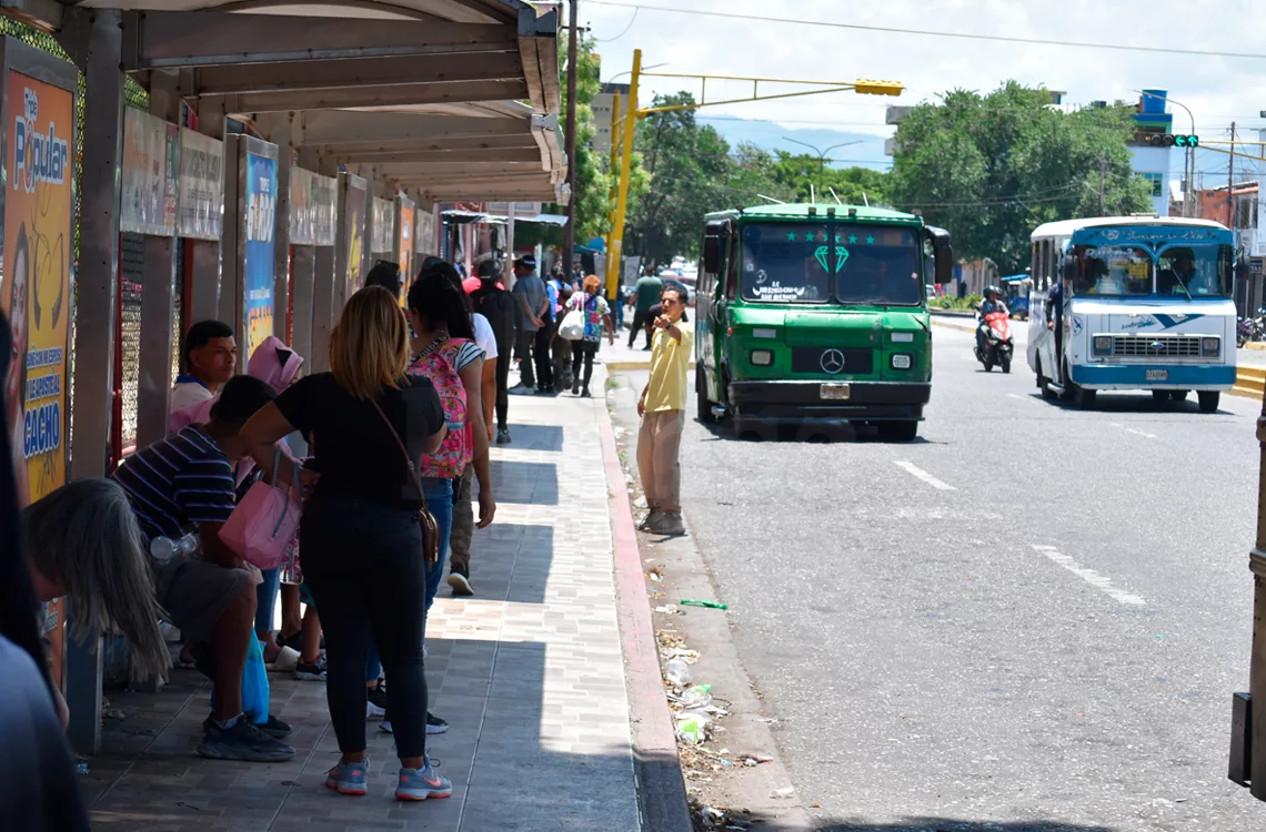 Oficializada la nueva tarifa del pasaje urbano a Bs. 40