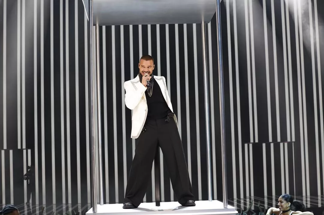 Ricky Martin es reconocido en los MTV VMA’s al recibir el primer 