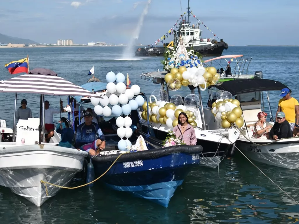 Procesión marítima en honor a la Virgen del Valle congregó a cientos de fieles