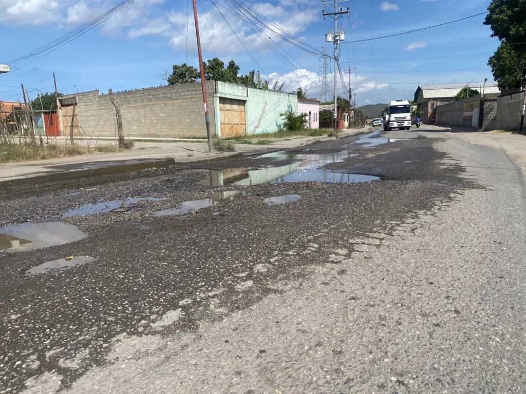 Litros de agua se pierden a diario en el barrio Bolívar