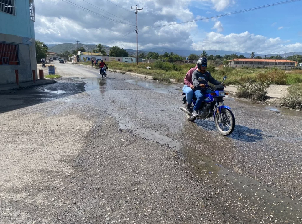 Litros de agua se pierden a diario en el barrio Bolívar