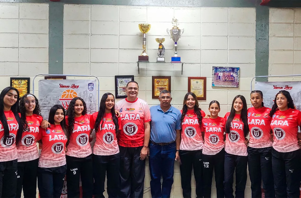 Selección larense femenina U15 por el título Nacional de Baloncesto