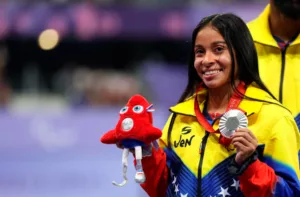 Alejandra Pérez logra el bronce en Mundial de Paratletismo