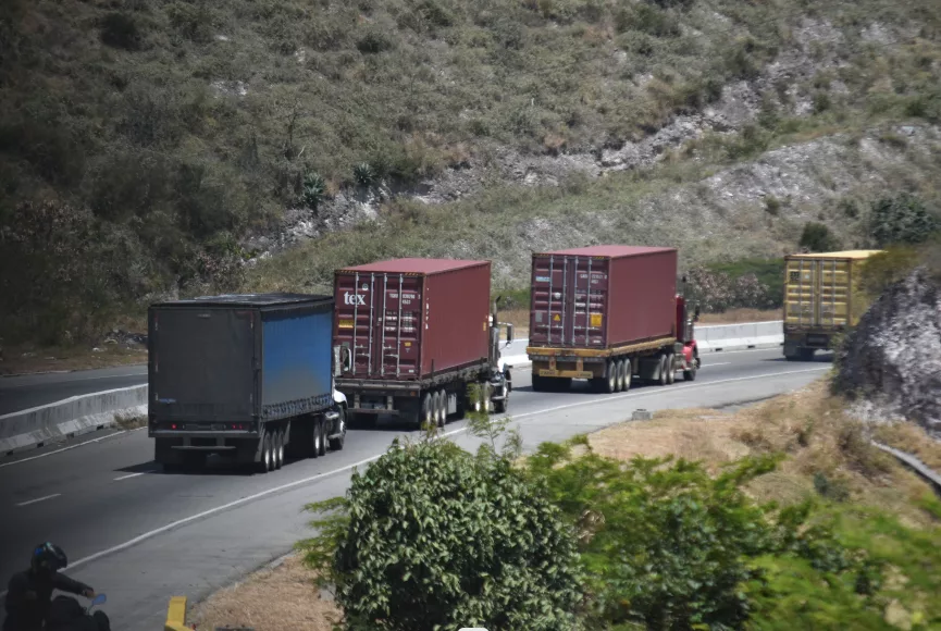 Daños en vías de acceso genera retraso en comercialización