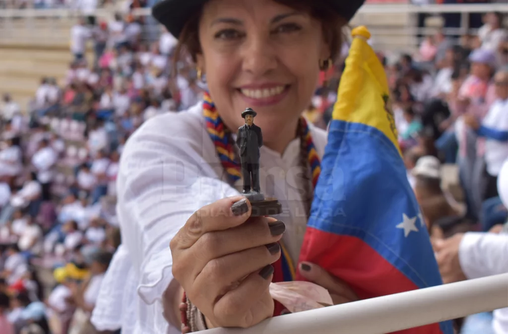 Devotos unidos por la fe y el agradecimiento a San José Gregorio Hernández y Santa Carmen Rendiles