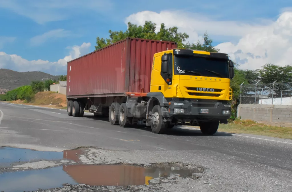 Daños en vías de acceso genera retraso en comercialización