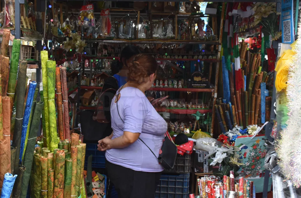 Comercios de Barquisimeto inician ventas de artículos navideños