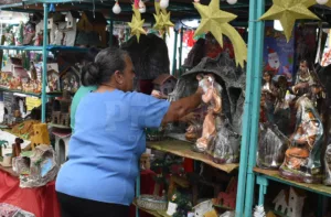 Comercios de Barquisimeto inician ventas de artículos navideños