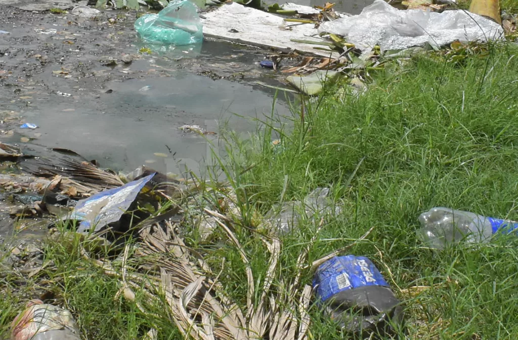 Vecinos en Simón Rodríguez exigen mejoras de servicios