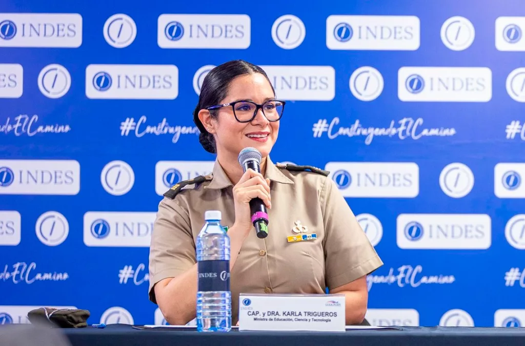 El Salvador restringe uso del lenguaje inclusivo en el sector educativo