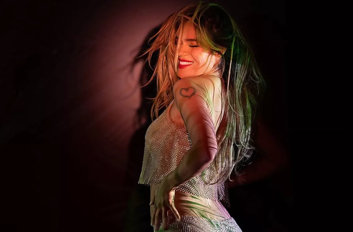 Karol G, la primera latina en presentarse en el Victoria's Secret Fashion Show