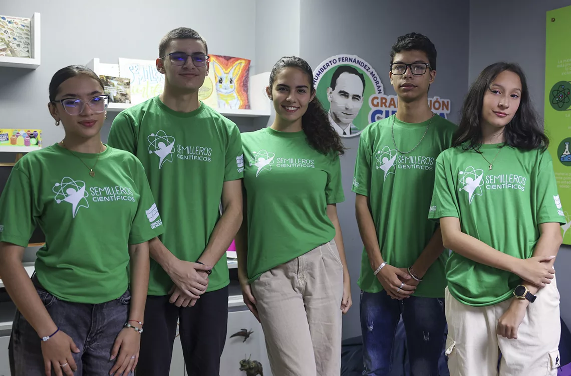 Delegación venezolana logra Oro, Plata y Bronce en la Olimpiada de Nanotecnología 2025
