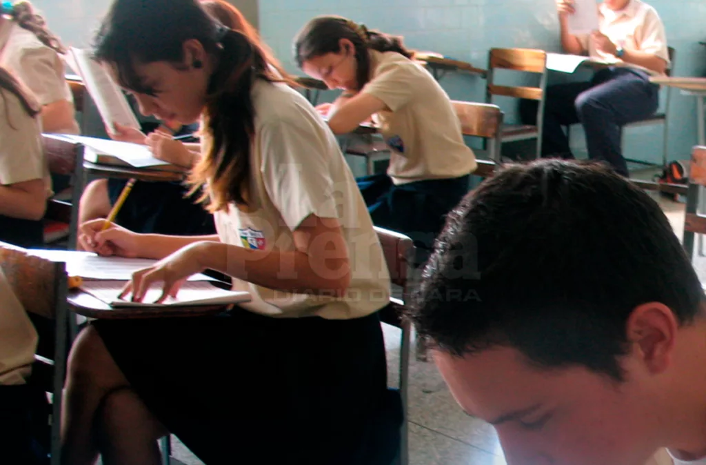 Ministerio de Educación impulsa consulta nacional para optimizar el uso de tareas escolares
