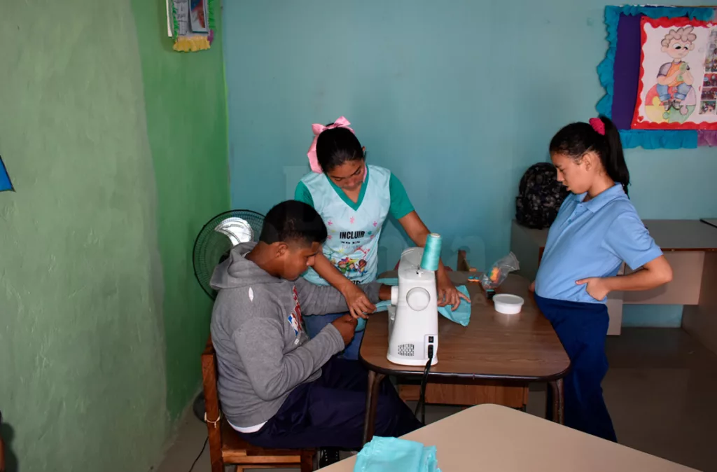 Docentes y comunidad se unen por la educación especial en El Trompillo