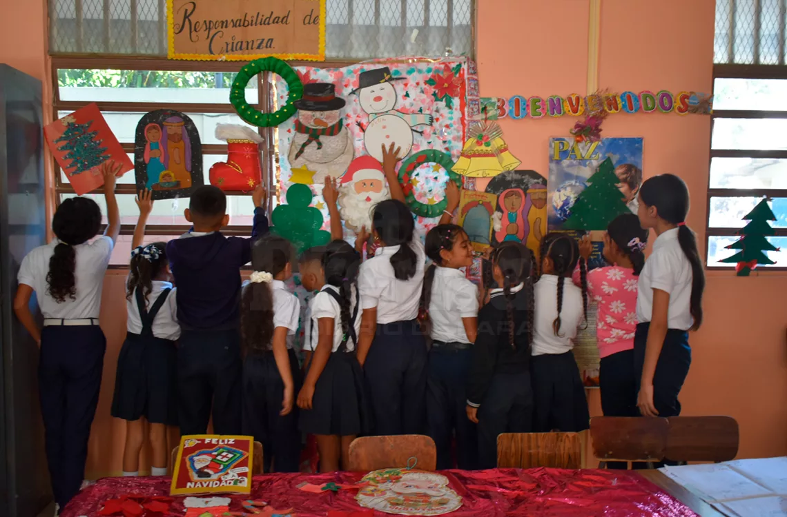 Escuelas de Lara inician Navidad con unión familiar