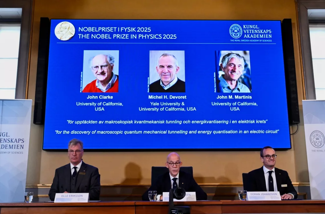 Premio Nobel de Física es otorgado a tres científicos por sus descubrimientos en la tecnología cuántica