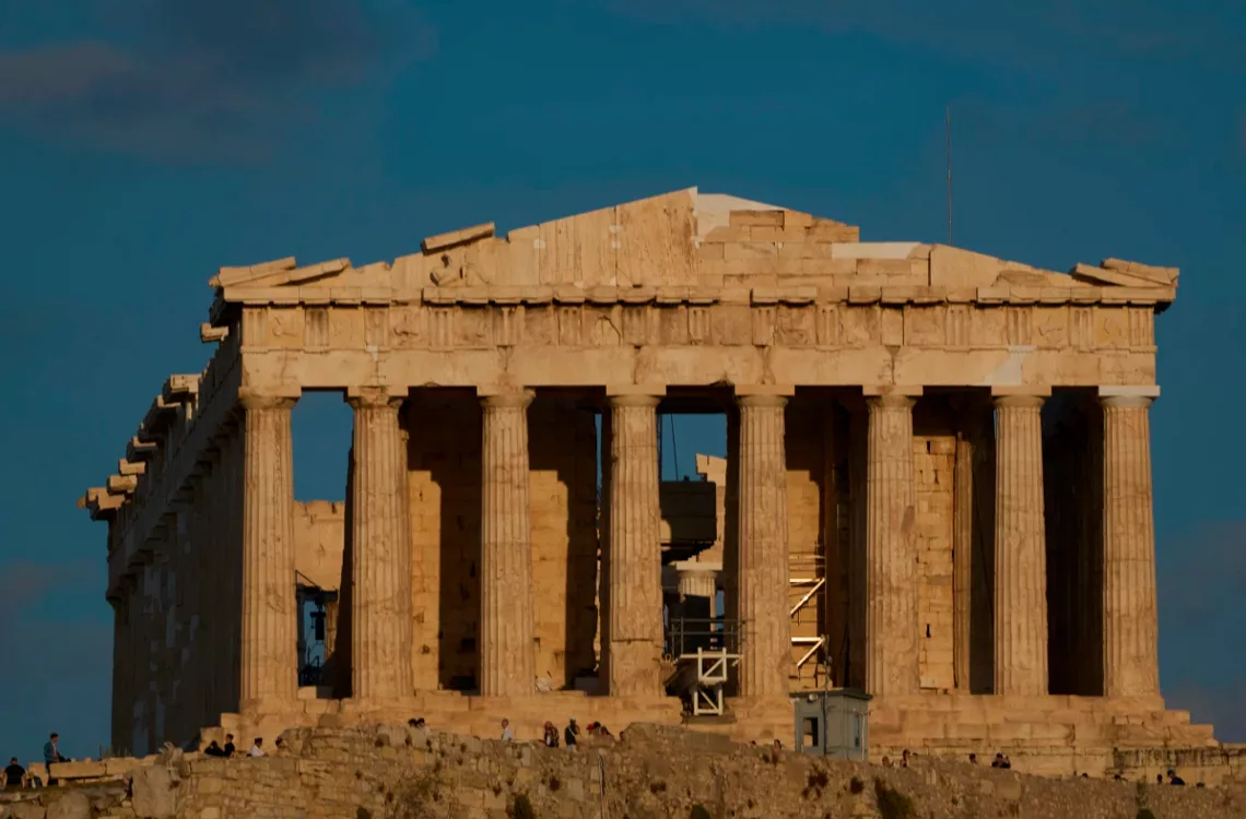Partenón de Atenas se exhibe totalmente libre de andamios por primera vez en siglos