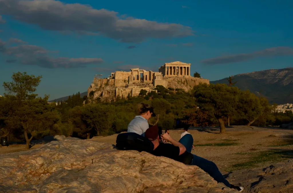 Partenón de Atenas se exhibe totalmente libre de andamios por primera vez en siglos