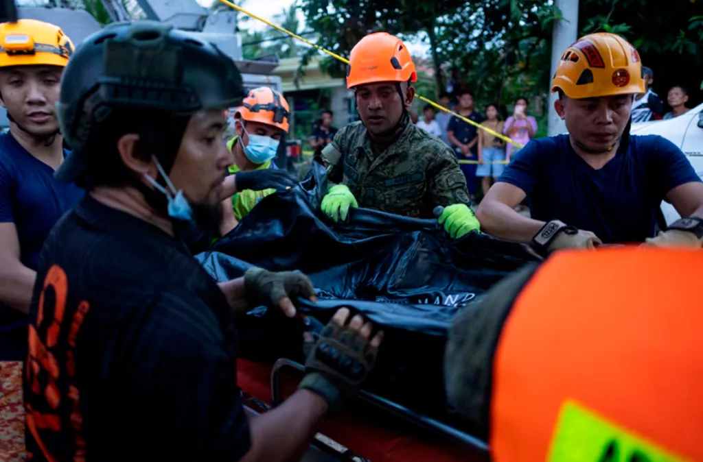Terremoto en Filipinas dejó al menos 72 fallecidos y 170.000 damnificados