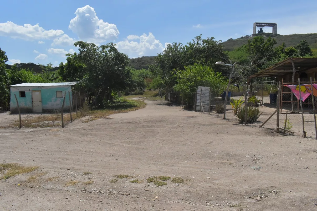 El Vidrio Norte necesita asfaltado y agua permanente