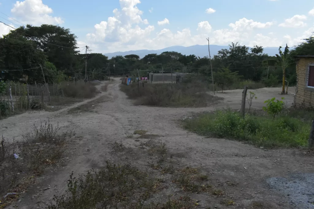 El Vidrio Norte necesita asfaltado y agua permanente