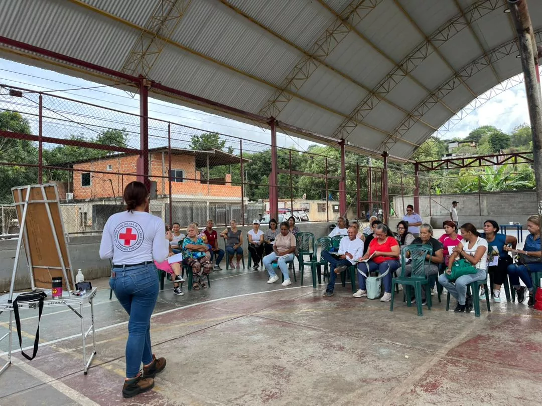 Cruz Roja capacita en sistema de alerta temprana Cruz Roja capacita en sistema de alerta temprana