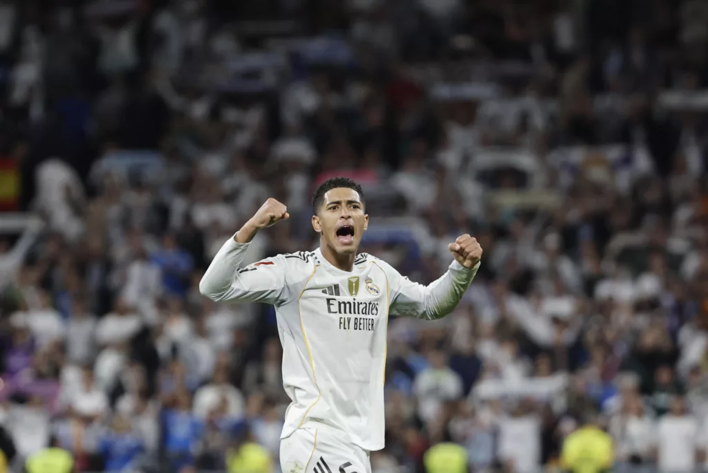 El Real Madrid se impone ante el Barcelona 2-1 en el "clásico" y se lleva el liderato de la Liga