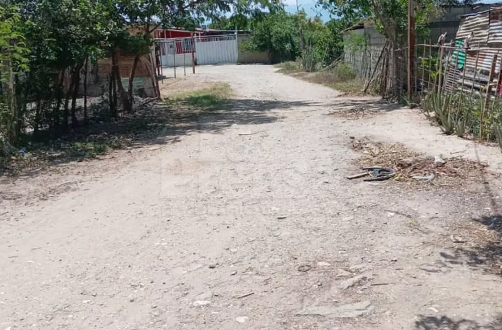 Vecinos de Indio Manaure sin asfalto y sin agua