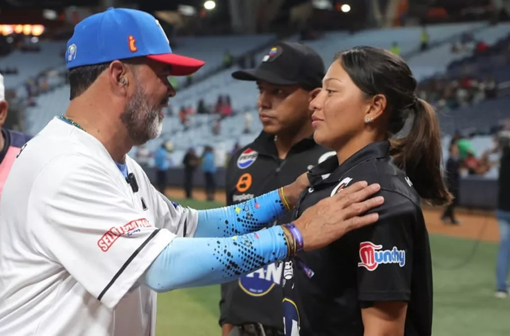 Wanda Rodríguez se convierte en la primera árbitra en un juego oficial de la LVBP